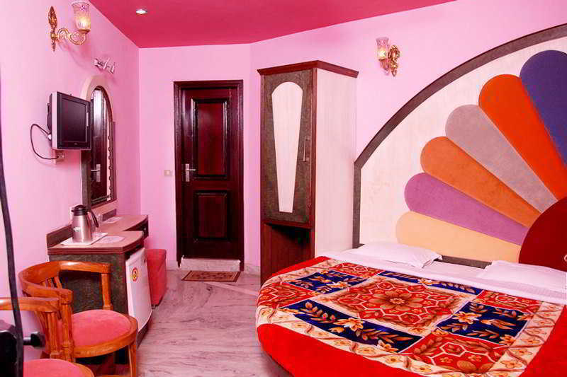 Hotel Karat 87 Inn New Delhi Exterior photo